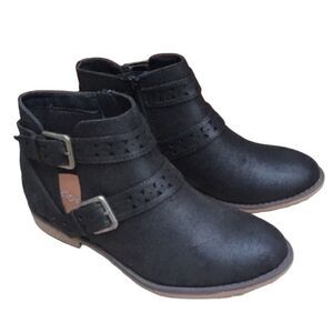 WESTERN STYLE CUT-OUT BUCKLE ANKLE BLACK BOOTIES NEW IN BOX